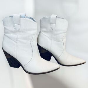 Limelight White Ivory Faux Leather Cowboy Wéstern Ankle Boots Booties 9
